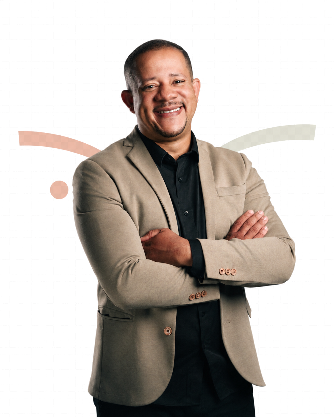 Railton Leão, criador do Método F.A.L.A.R., sorrindo de braços cruzados